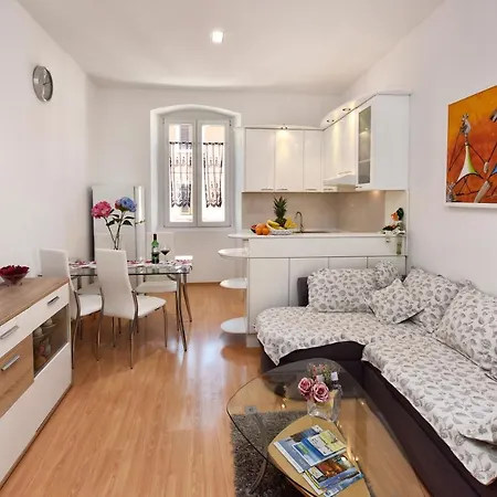 Διαμέρισμα Aria Two Bedroom With Terrace In The Center *