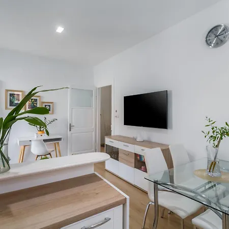 Διαμέρισμα Aria Two Bedroom With Terrace In The Center *