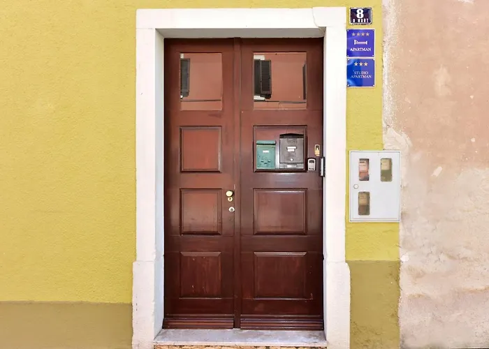 アパート Premium Aria ポレッチ